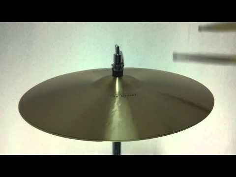 Paiste Formula 602 Modern Essentials Hi Hat Cymbals 15" image 4