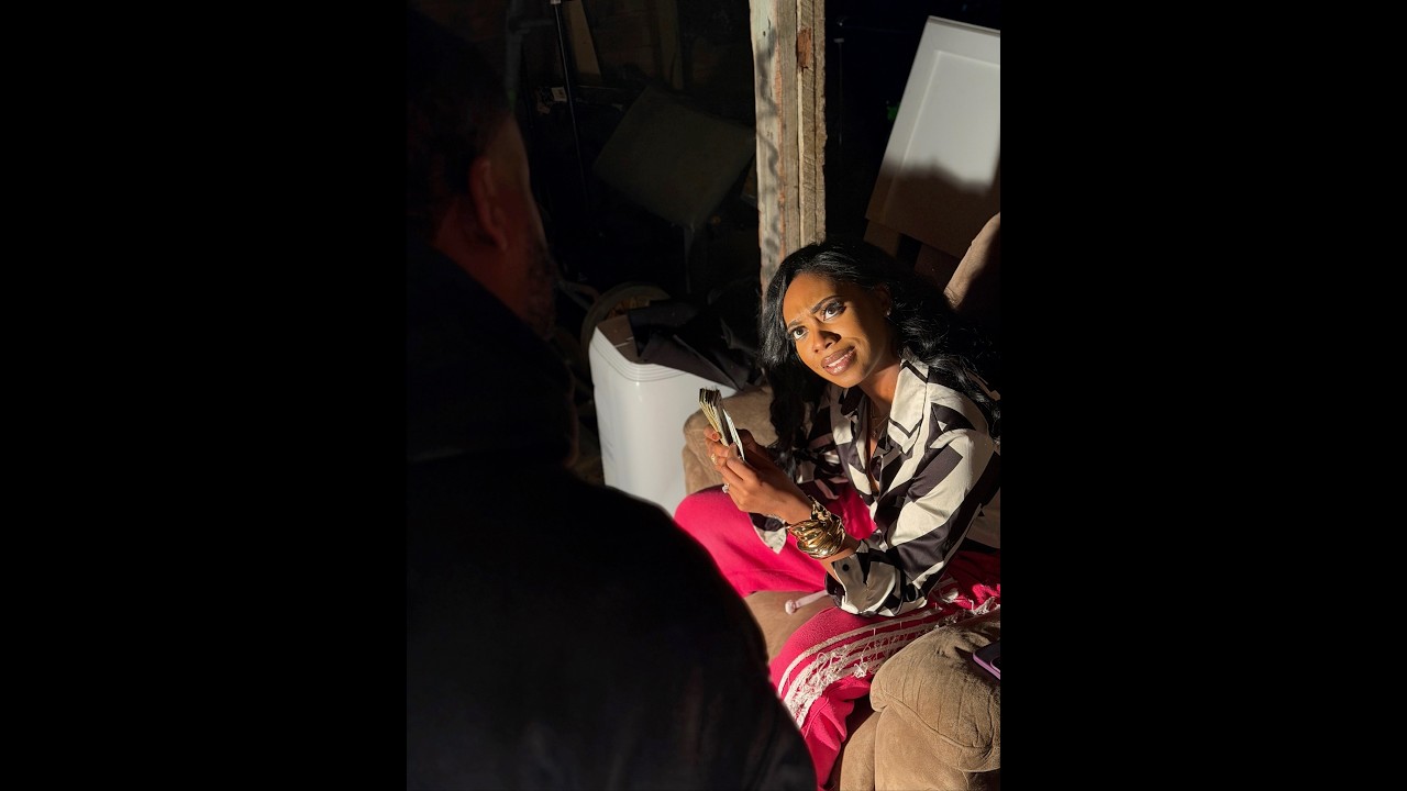 When J Diva finds out Sunny is in the middle of J Mo and T Hussle’s beef!