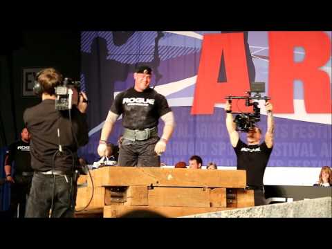 Arnold Pro Strongman 2017 Timber Carry