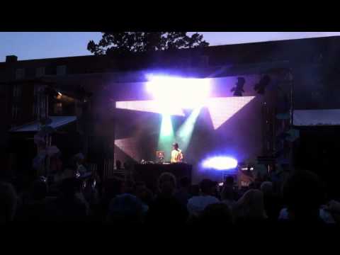 Space Dimension Controller @ Strøm 2011 playing Quadrophonia