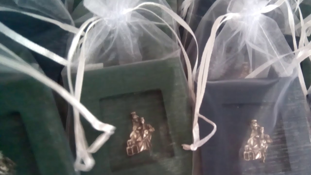 Recuerdos de misa de honras. Cuadros de madera