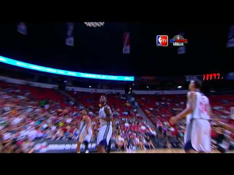 Ronald Roberts Jr. Flushes the Athletic Putback