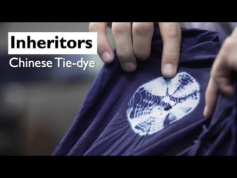 Tie-dyeing with the Bai People