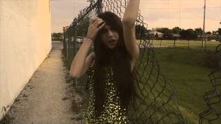 Avril Lavigne - Nobody&#39;s Home cover by Sabrina Vaz