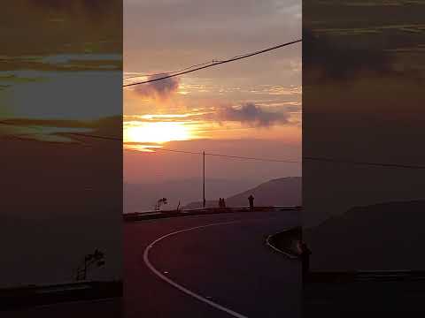 Amanecer en la vía De Árbol Redondo BOCONÓ Trujillo Venezuela.Carretera Nacional