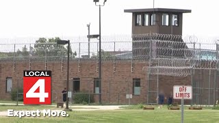 Michigan inmates accuse guards of illegal video recordings