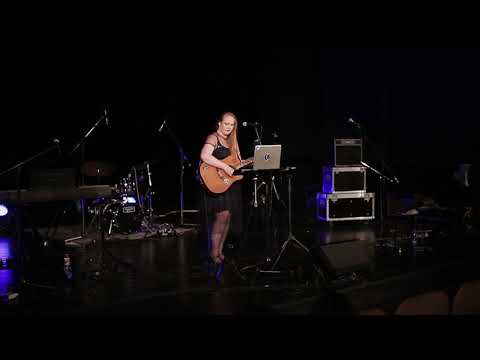 Veronika June - Nevím toho moc (live at K3 Bohumín)