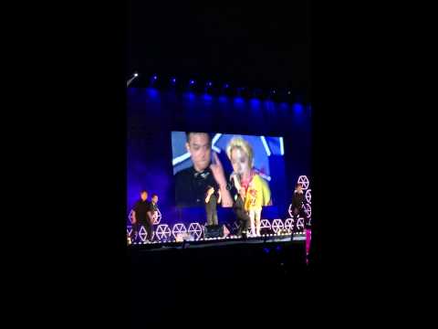 SMTOWN ~Amber Shake That Brass ft.taeyeon 150321