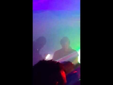 Helemaar naar de klote Genairo Nvilla live at  buddha mauritius  1