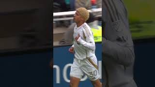 THE TOUCH. THE FINISH.