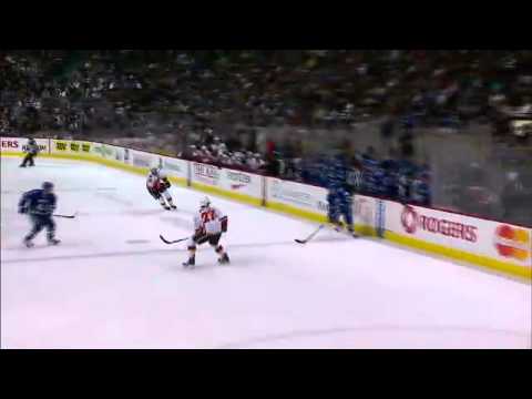 Vancouver Canucks vs Calgary Flames Game Highlights December 4th 2011