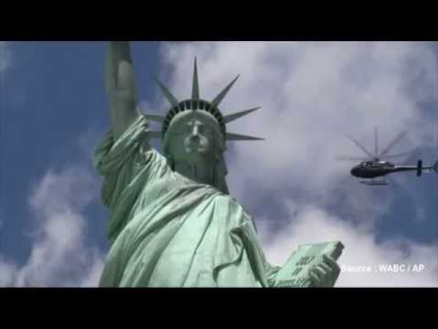 D-Day : un million de pétales de roses lâchés sur la statue de la Liberté