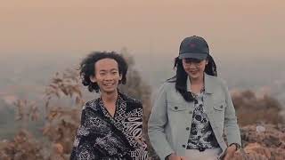 Download lagu Story wa 'Untuk perempuan yang sedang dalam pelukan' SMVLL cover mp3