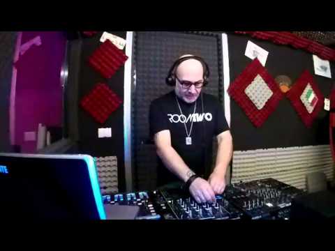 Gigi Squillante - dj 003- TECHNOPENDAY - Recorded Live stream di Radio Compromessizero