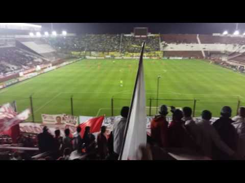 "La banda ya se descontroló" Barra: La Barra del Rojo • Club: Independiente • País: Argentina