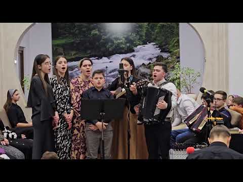 Fam. Petraru  - Ajută-mă s-alerg s-alerg 