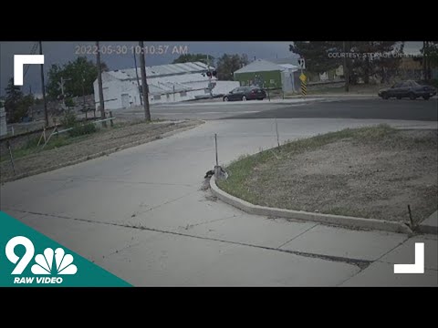 WATCH: Carjacking suspect smashes through railroad crossing during chase