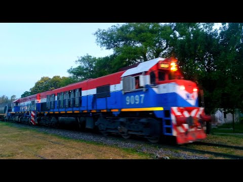 [4K] Tren vacio de NCA con destino a General Deheza pasando por Marcos Juárez al atardecer!!!!!!
