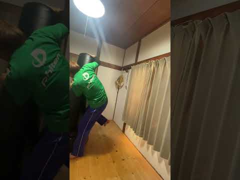 膝蹴り【格闘技練習11日目】