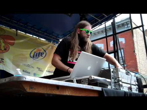 DJ Thibault at Wicker Park Fest