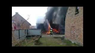 preview picture of video 'Pożar garaży w miejscowości Zwóz.mp4'