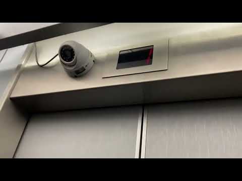 Elevador Atlas Classe A Fase 2 com botões touch sensitive e chime versão comercial