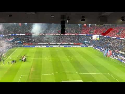 PSG - Sco Angers entrée des joueur Parc des Princes 22/08/2025