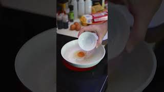 No flip over easy egg. #KitchenHack #LifeHack #EasyRecipe #Overeasy #Eggs #CookingWithKids.