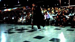 CORINA DE LA ROSA Y JULIO BALMACEDA BAILANDO EL VALS DESDE EL ALMA EN LA MAQUINA TANGUERA MILONGA