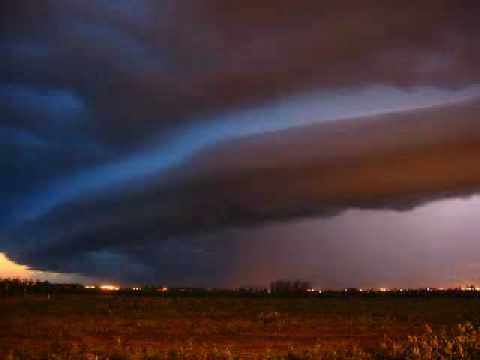Stunning Shelf Cloud Storm