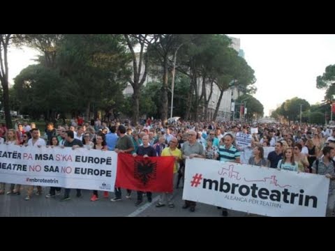 Flet studenti Blendi Shahu qe u dh *nuar b *rb *risht nga policia