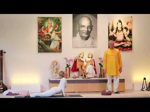 Jubiläums-Yogastunde mit Sukadev - Yoga Vidya Live, 17.04.2022, 09:15 Uhr