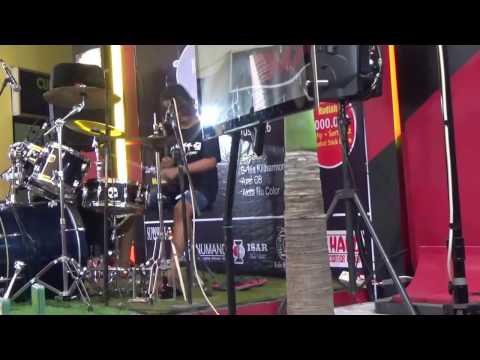 HIT LIKE A GIRL CONTES 2017 Nightmare- avanged seven fold live @ kediri