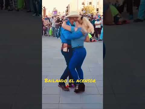 Omar bailando El ascensor #shorts