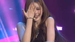 「何頭身あるの？！」「かわいすぎる！」高身長メンバーが多い・izna、新人とは思えぬ貫禄！不敵な笑みとセクシーなダンスで会場を魅了..