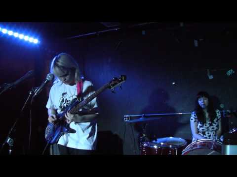 SKATING POLLY :FUZZ STEILACOOM CD CONCERT  2of 4