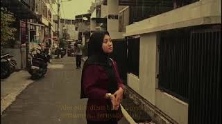 Download lagu Hujan yang Tetap Dilalui_Norma Novianda_Film Pendek_ Tugas 3 Fotografi mp3