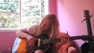 Lissie Covers Bob Dylan&#39;s &quot;Ramona&quot;