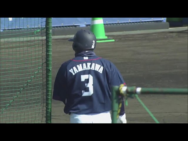 【ライオンズ春季キャンプ】ライオンズ・山川 外野上段に飛び込む打球を連発!! 2020/2/18