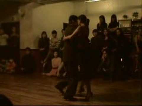  Roxana Suarez  and  Sebastian Achaval  are  dancing  to  the  tango  "  Una Emocion  "