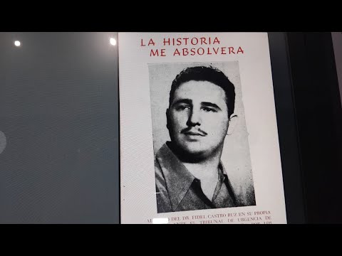 FIDEL CASTRO RUZ:POLÍTICO MUNDIALMENTE CONOCIDO:Recorriendo nuevo museo I Frente en PARQUE CÉSPEDES.