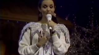 CRYSTAL GAYLE & THE GATLIN BROTHERS SING XMAS SONGS - TOMMY HUNTER CHRISTMAS SHOW, 1989  [145]