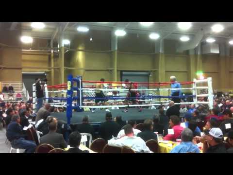 James " El Chocolate " Parison vs Lester " El Cubanito " Gonzalez - Round 1