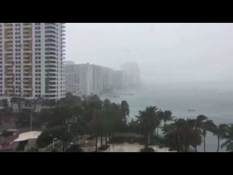 IRMA STIŽE U Miamiju je počela kiša