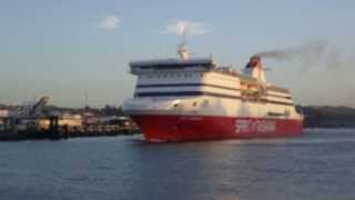 preview picture of video 'Spirit of Tasmania II Leaving Devonport'