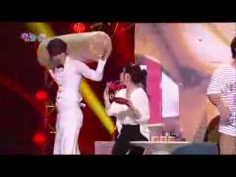 Geunji the weird waiter