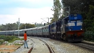 preview picture of video 'GTL WDM3A Twin Blue Diamonds with #12592 Yesvantpur - Gorakhpur Superfast'
