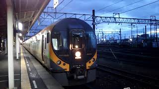 JR四国 松山駅 岡山・高松行き8600系特急しおかぜ・いしづち30号 発車