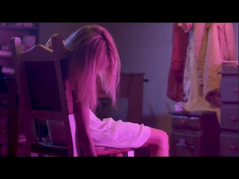 CORTO de TERROR -  "HELLFIE" 👿 - SHHH!