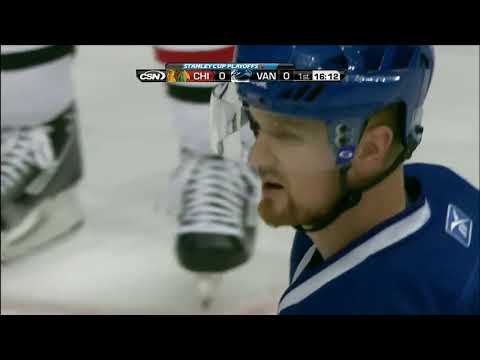 NHL   Apr.15/2011   G2  Chicago Blackhawks - Vancouver Canucks